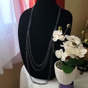 CHAIN NECKLACE